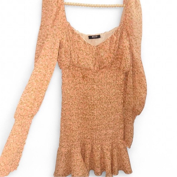 Miss Lola Dresses & Skirts - NWOT Miss Lola Floral Long Sleeve Dress Size M - FREE SHIPPING 💅🏽